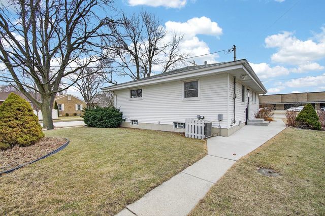7954 45th AVENUE, Kenosha, WI 53142