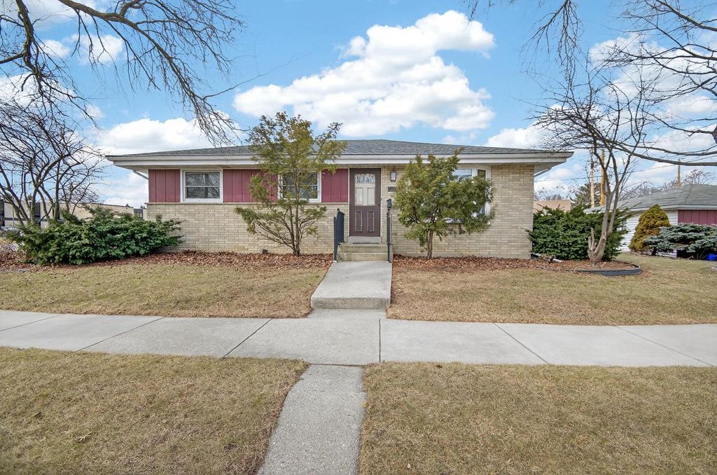 7954 45th AVENUE, Kenosha, WI 53142