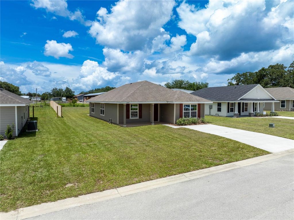 1945 N ROBERTS TRAIL, Bell, FL 32619