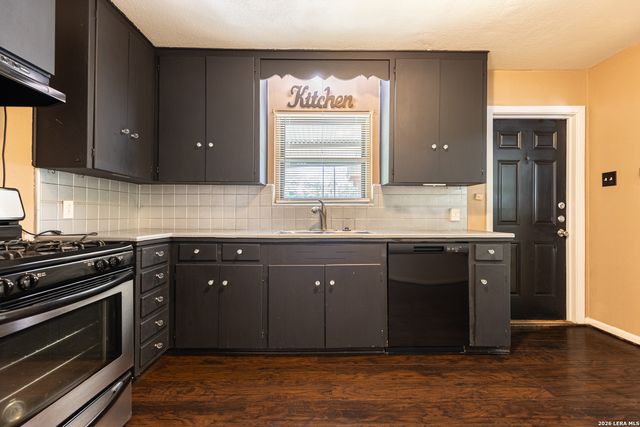 422 Sandalwood Ln, San Antonio, TX 78216