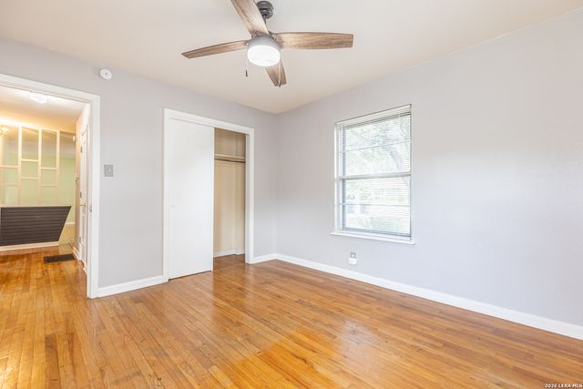 422 Sandalwood Ln, San Antonio, TX 78216
