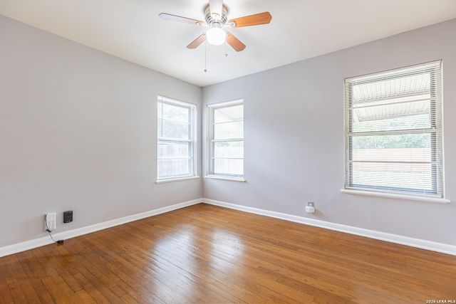 422 Sandalwood Ln, San Antonio, TX 78216