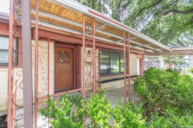 422 Sandalwood Ln, San Antonio, TX 78216