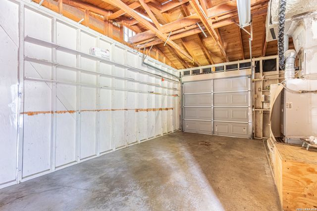 422 Sandalwood Ln, San Antonio, TX 78216