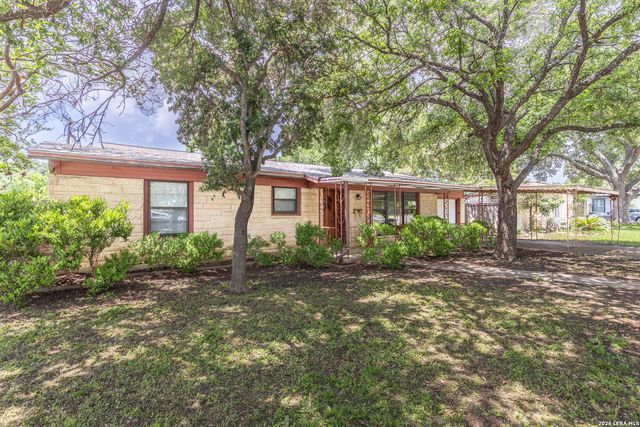 422 Sandalwood Ln, San Antonio, TX 78216
