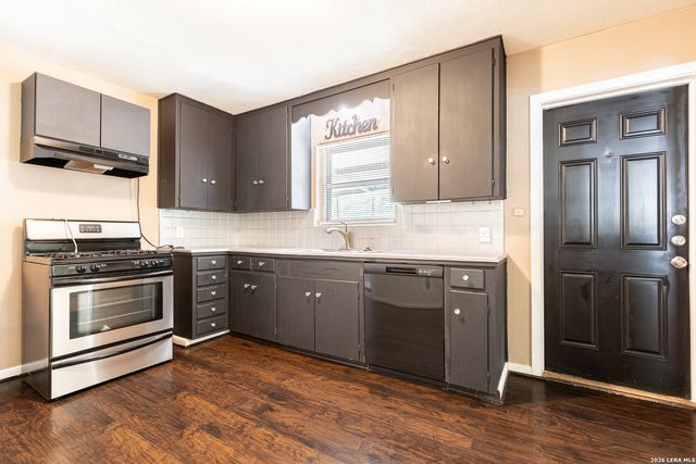 422 Sandalwood Ln, San Antonio, TX 78216