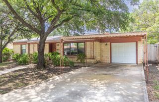 422 Sandalwood Ln, San Antonio, TX 78216