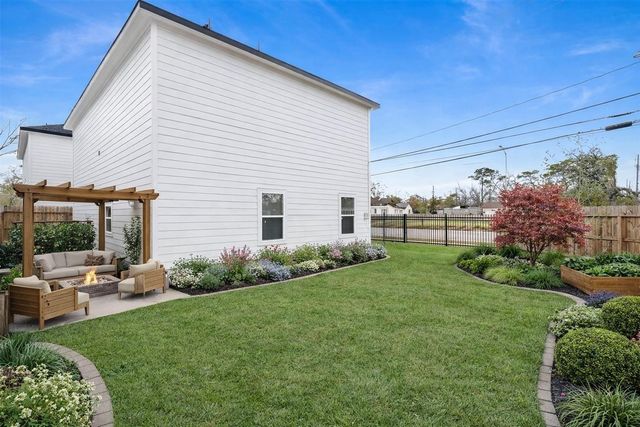 6320 Laura Koppe Road, Houston, TX 77016