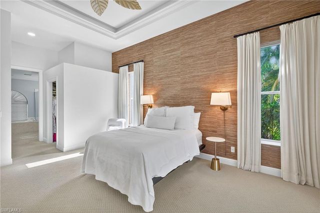 2229 Goshawk CT, Naples, FL 34105