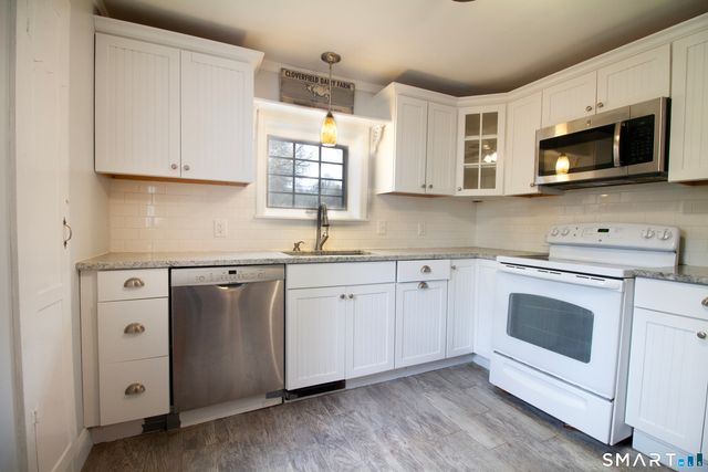 21B Hoydens Hill Road, Fairfield, CT 06824