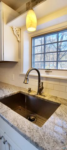 21B Hoydens Hill Road, Fairfield, CT 06824