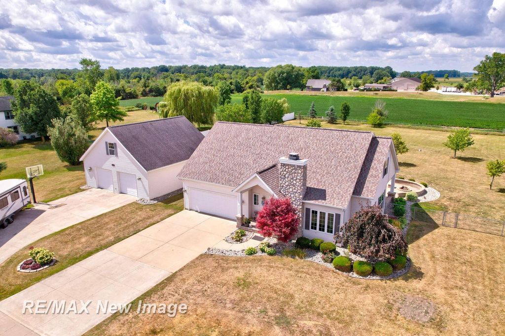 4881 N Gleaner Road, Freeland, MI 48623