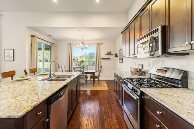 1148 Par Avenue, Lemoore, CA 93245