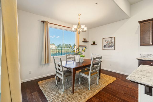 1148 Par Avenue, Lemoore, CA 93245