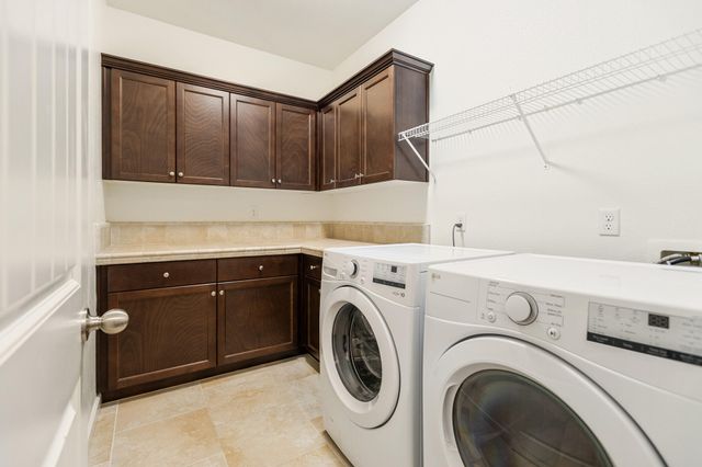 1148 Par Avenue, Lemoore, CA 93245