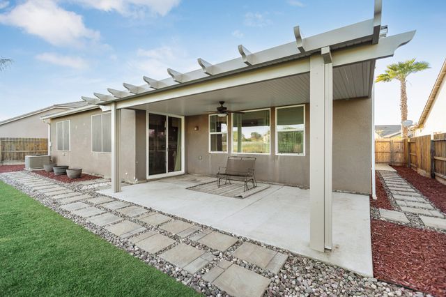 1148 Par Avenue, Lemoore, CA 93245