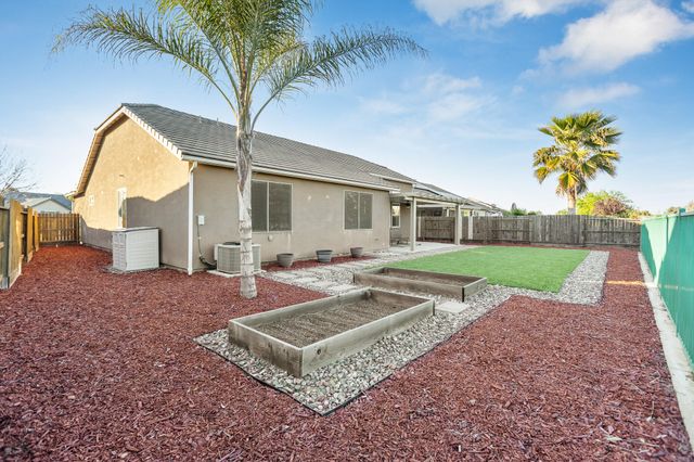 1148 Par Avenue, Lemoore, CA 93245