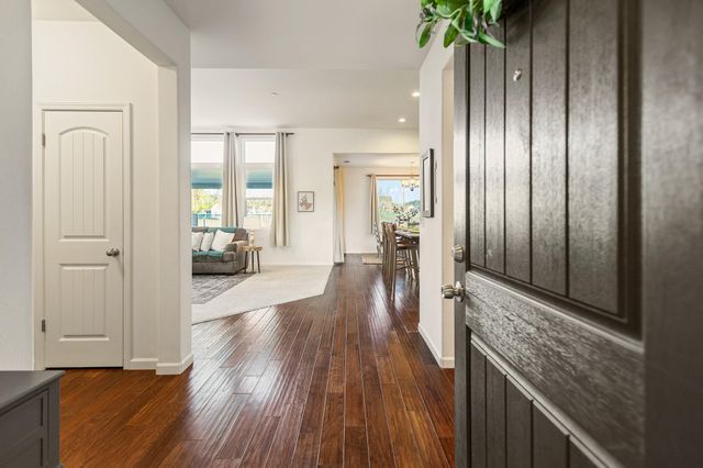 1148 Par Avenue, Lemoore, CA 93245