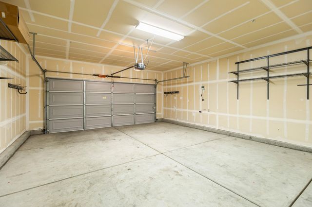 1148 Par Avenue, Lemoore, CA 93245