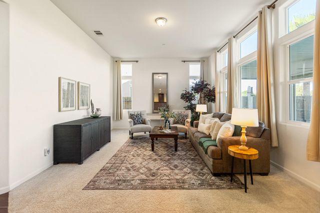 1148 Par Avenue, Lemoore, CA 93245