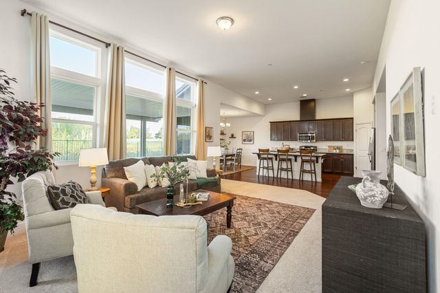 1148 Par Avenue, Lemoore, CA 93245