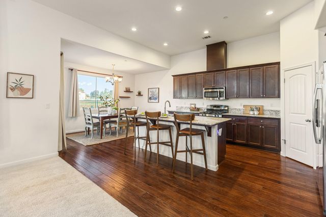 1148 Par Avenue, Lemoore, CA 93245