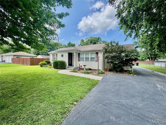 5513 Pontiac Drive, Fairview Heights, IL 62208
