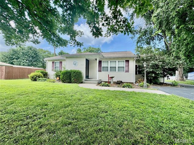 5513 Pontiac Drive, Fairview Heights, IL 62208