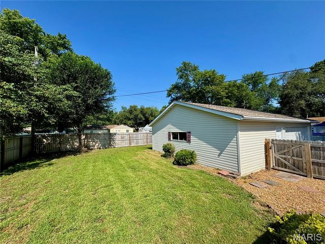 5513 Pontiac Drive, Fairview Heights, IL 62208