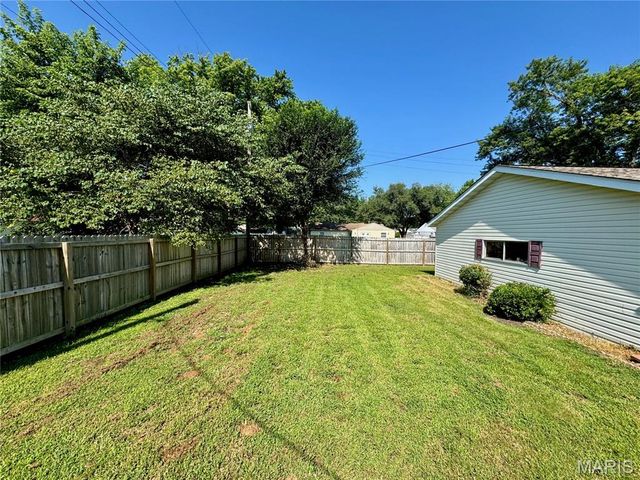 5513 Pontiac Drive, Fairview Heights, IL 62208