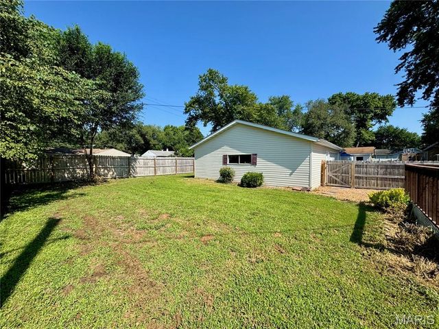 5513 Pontiac Drive, Fairview Heights, IL 62208