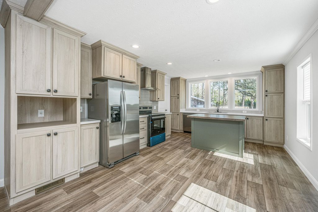 Image 6 of property listing at 106 Edgebrook Drive Drive, Summerville, SC 29486