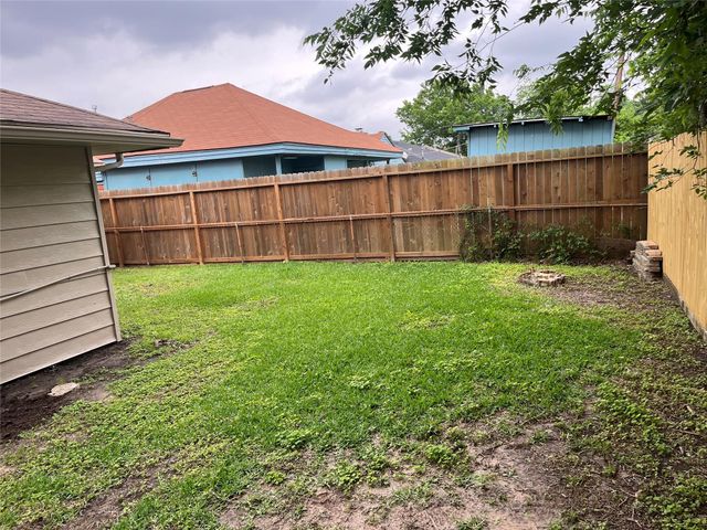 8730 Cowart Street, Houston, TX 77029