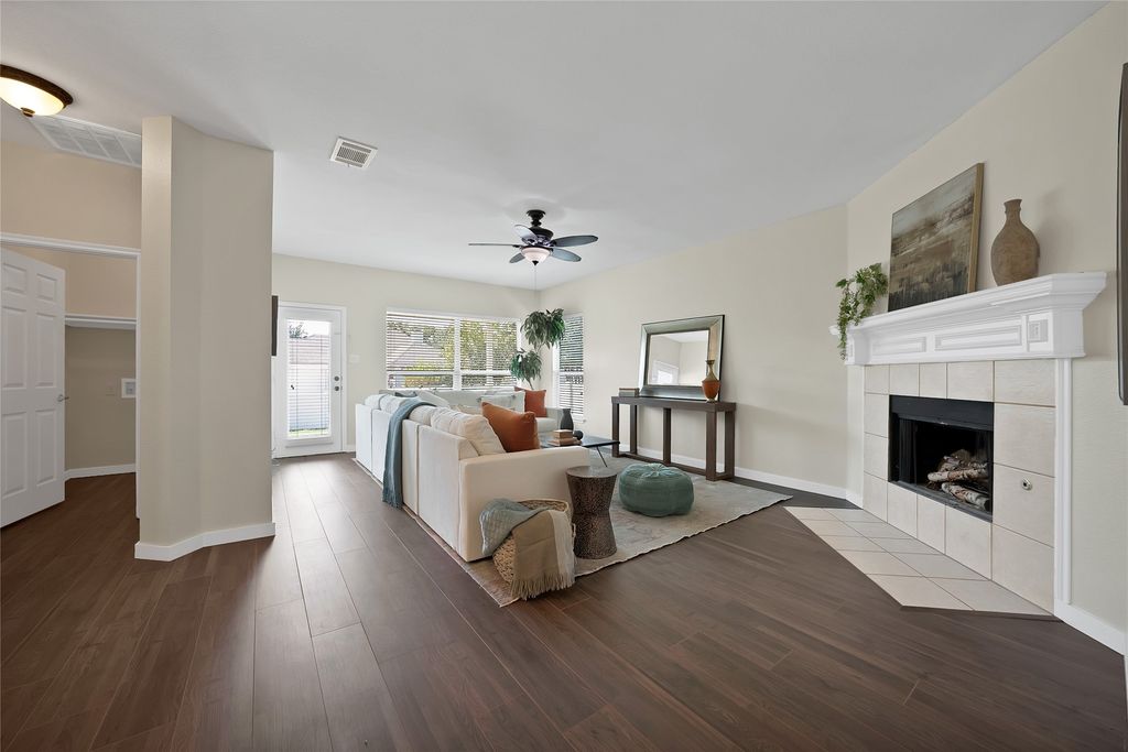 2221 Rodgers Lane, Providence Village, TX 76227 — photo 2