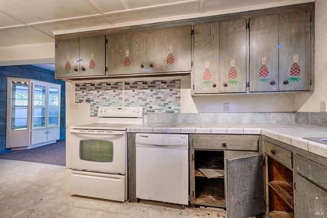 16344 5th St, Guerneville, CA 95446