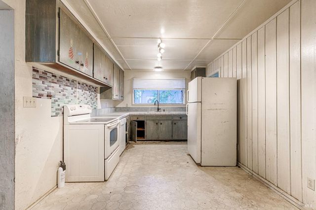 16344 5th St, Guerneville, CA 95446