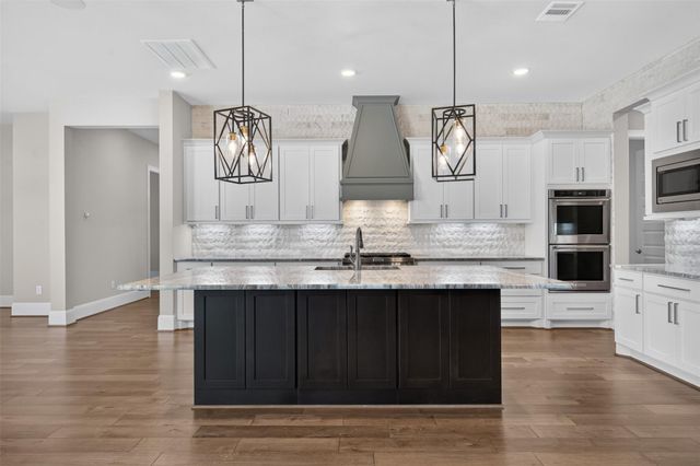 31424 Creekside Oaks Lane, Spring, TX 77386