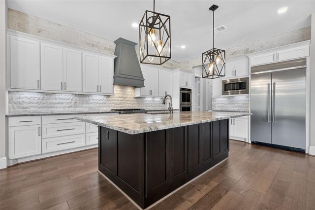 31424 Creekside Oaks Lane, Spring, TX 77386