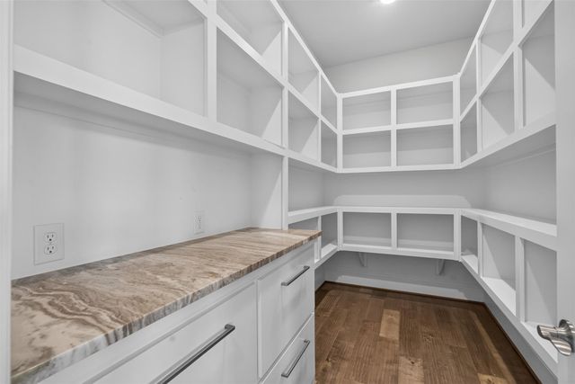 31424 Creekside Oaks Lane, Spring, TX 77386