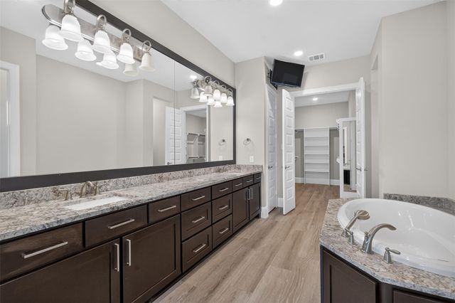 31424 Creekside Oaks Lane, Spring, TX 77386