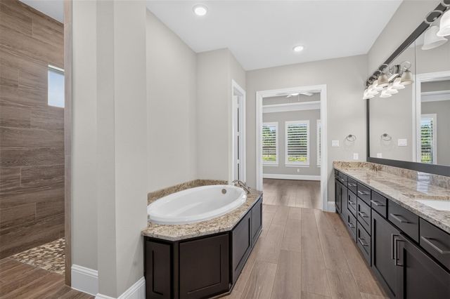 31424 Creekside Oaks Lane, Spring, TX 77386