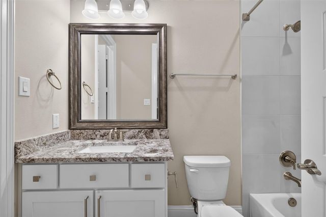 31424 Creekside Oaks Lane, Spring, TX 77386