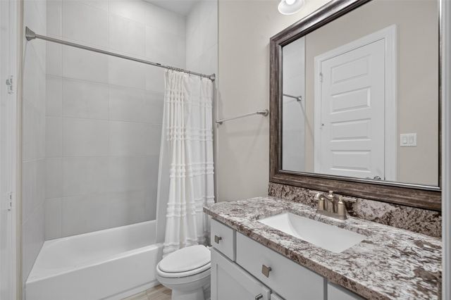 31424 Creekside Oaks Lane, Spring, TX 77386