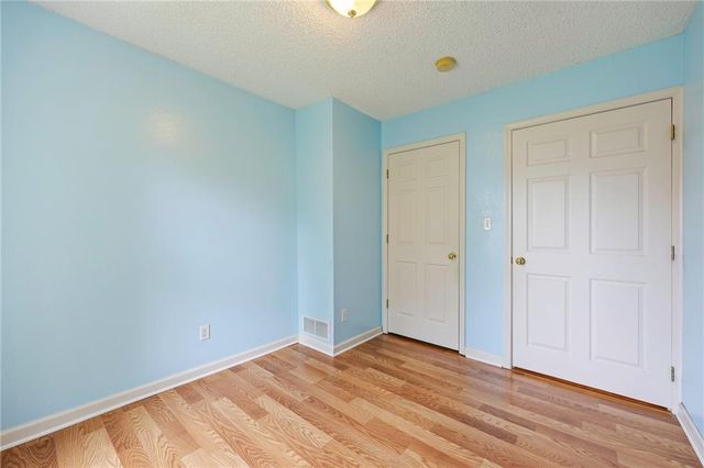 2005 E 34th Street, Kansas City, MO 64109