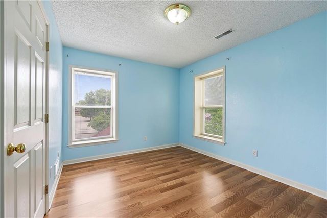 2005 E 34th Street, Kansas City, MO 64109