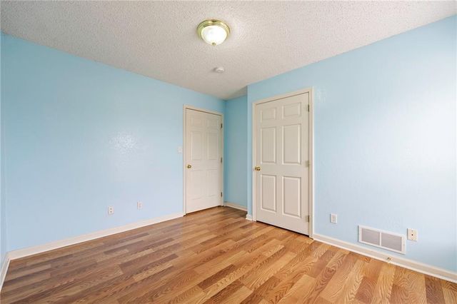 2005 E 34th Street, Kansas City, MO 64109