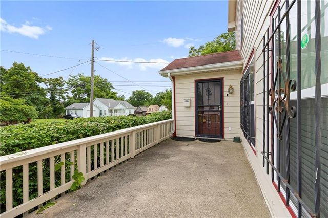 2005 E 34th Street, Kansas City, MO 64109