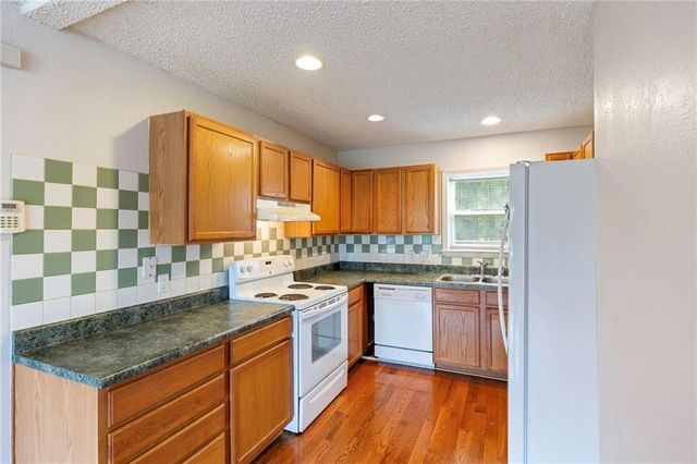 2005 E 34th Street, Kansas City, MO 64109