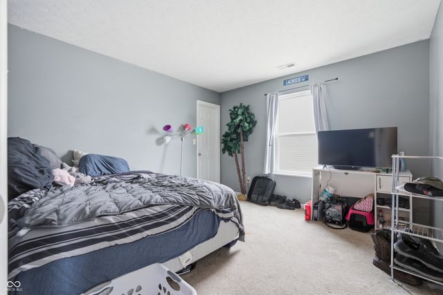 3140 Monterey Drive, Whiteland, IN 46184