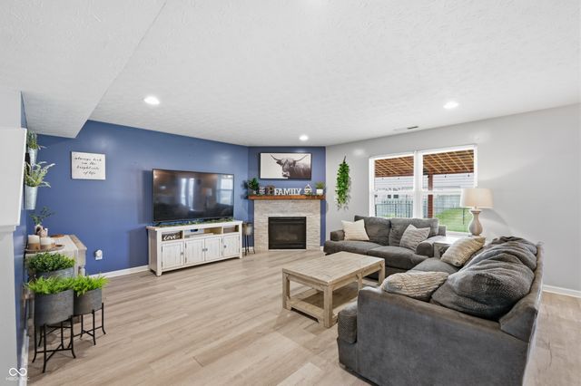 3140 Monterey Drive, Whiteland, IN 46184